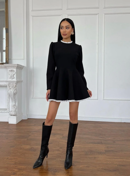Mini Kleid mit Spitzendetail