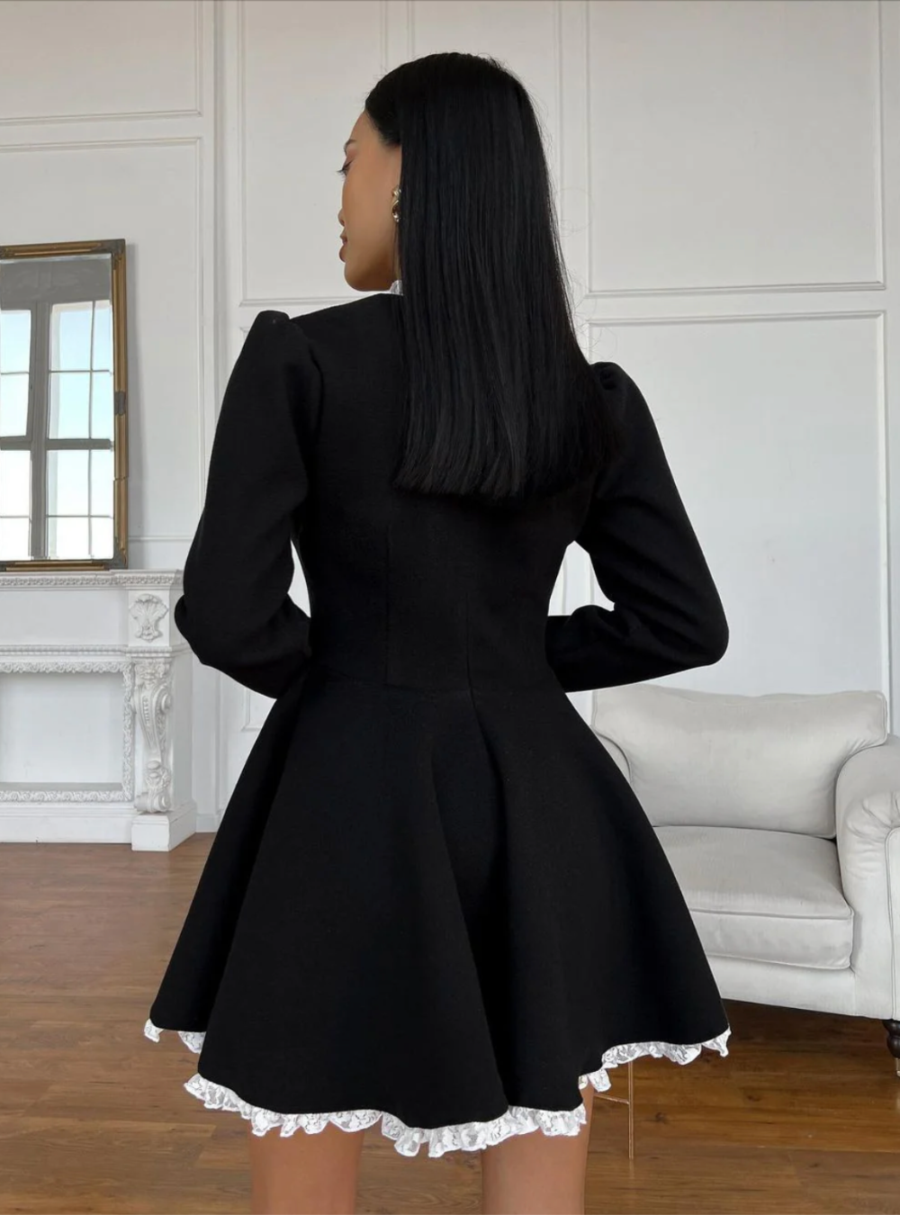 Mini Kleid mit Spitzendetail