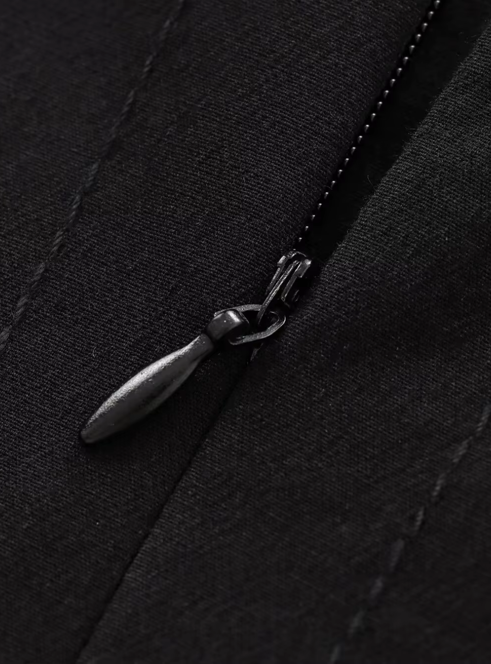 Ärmelloses A-Linien-Kleid mit Plissee-Details