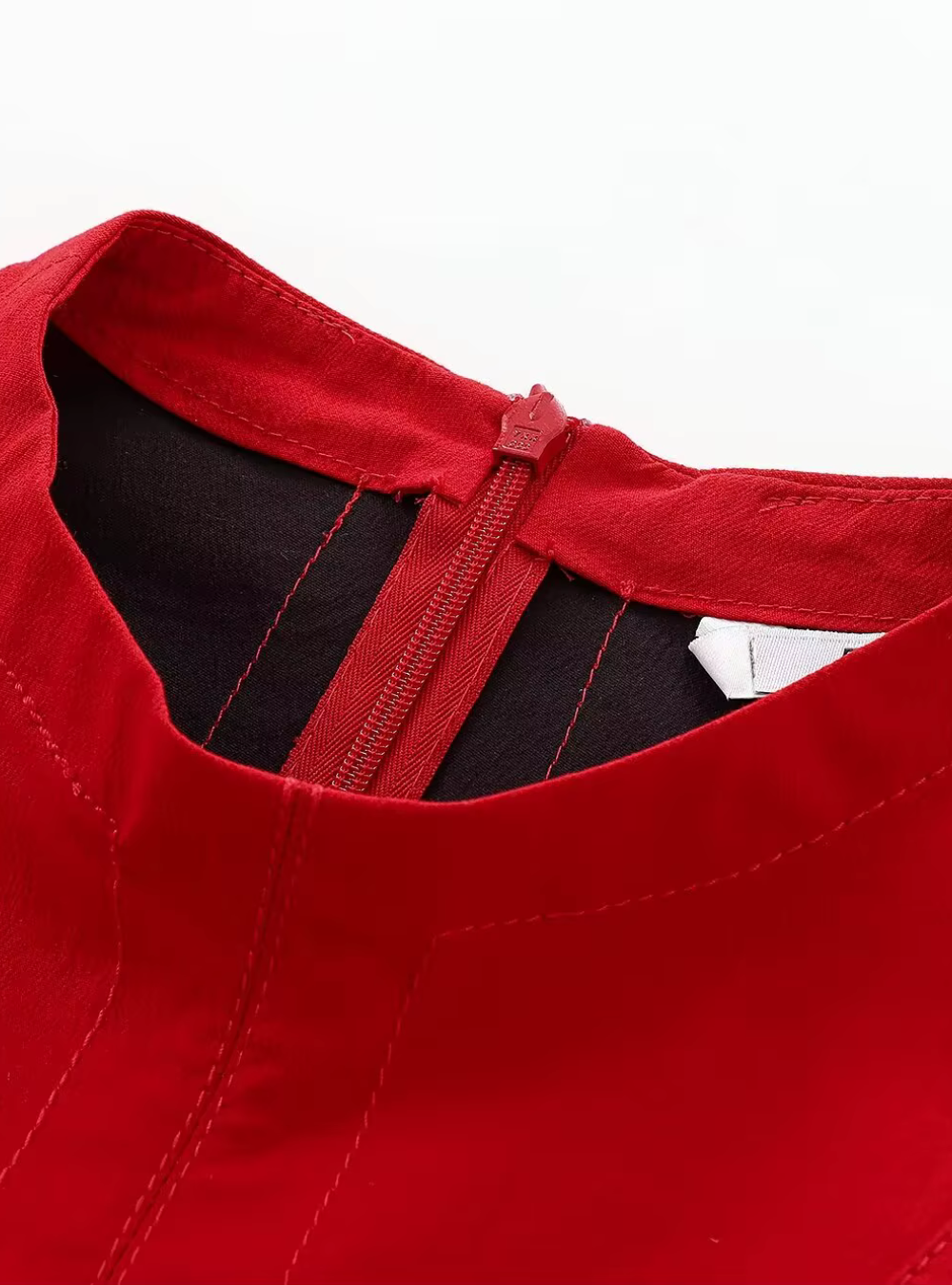 Ärmelloses A-Linien-Kleid mit Plissee-Details