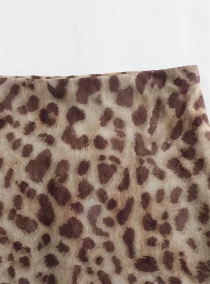 Zweiteiler mit Leopardenmuster Rock Detail 