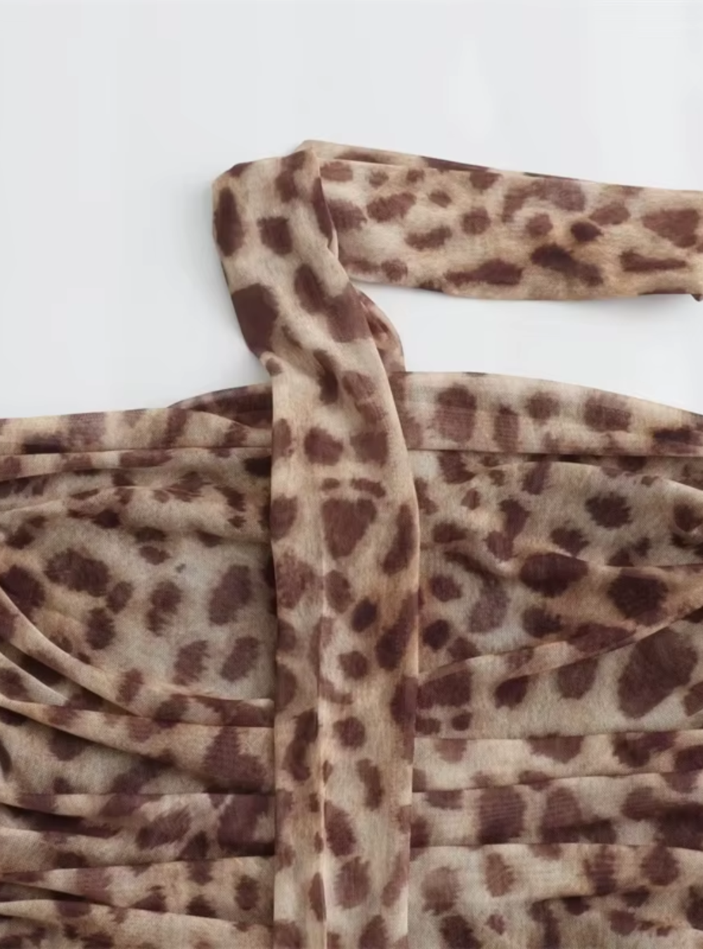 Zweiteiler mit Leopardenmuster Top Detail